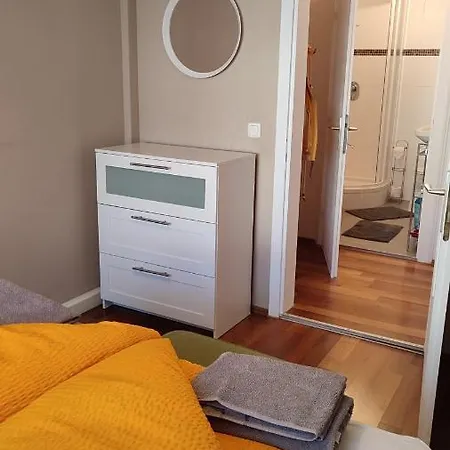 Moderne Und Schoene *