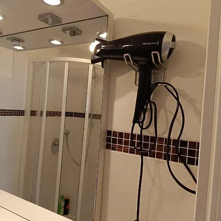 Moderne Und Schoene Graz