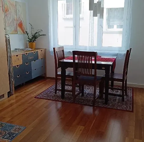 Moderne Und Schoene *