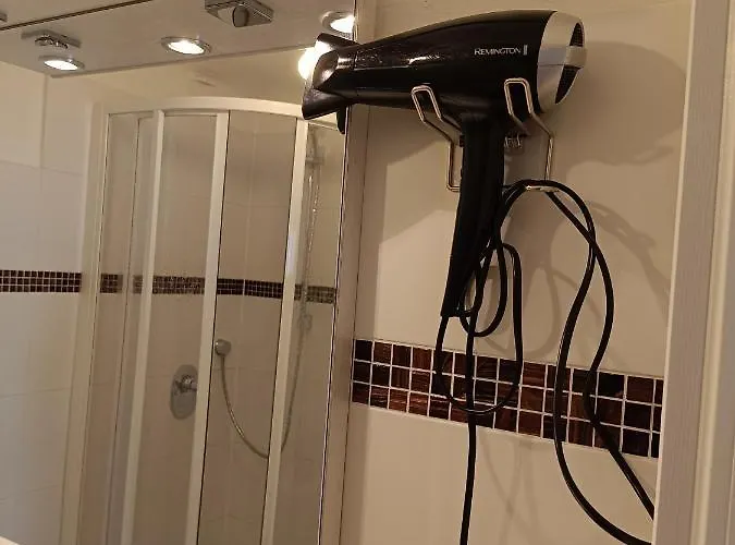 Moderne Und Schoene Graz